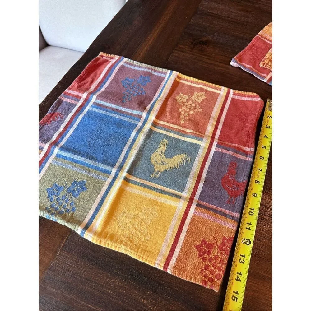 Set of 4 vintage brass rooster and Chicken napkin rings with napkins